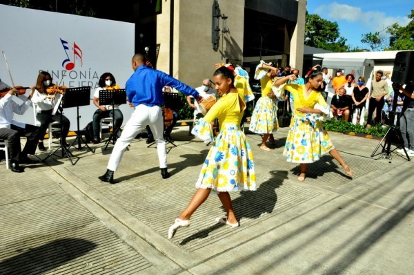 “Sinfonía Callejera” llena de música, danza y alegría el sector de Piantini, Parque Duarte y el Parque Colón