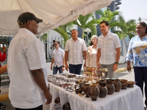 Ministro de Cultura impulsa desarrollo cultural y artesanal en Miches