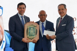 Ministerio de Cultura entrega Premio Internacional Pedro Henríquez Ureña a José Enrique García
