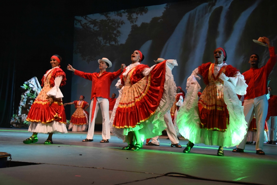 Ministerio de Cultura - El Ballet Folklórico Nacional presenta colorido  espectáculo en el 43 aniversario de su fundación