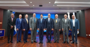 El personal docente, administrativo y estudiantil de la Universidad APEC participa en panel “El Poder de las Buenas Palabras”