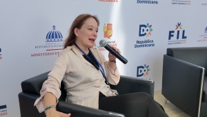 Laura Alcoba revisita su infancia desde el exilio en la Feria Internacional del Libro Santo Domingo 2025