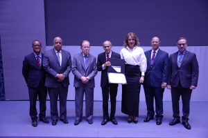 Entregan Premio Nacional de Literatura 2024 al escritor Juan Carlos Mieses