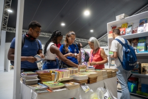Un gran número de editoras y librerías nacionales y extranjeras estarán en la Feria del Libro 2024
