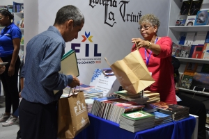 Libreros aseguran ventas en la Feria del Libro superan a ediciones anteriores