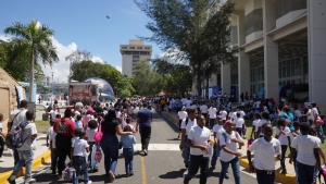 Multitudinaria presencia estudiantil confirma el éxito de la Feria del Libro 2025