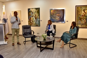 Felipe Buitrago, exministro de Cultura colombiano, ofreció en el país un conversatorio sobre la economía naranja