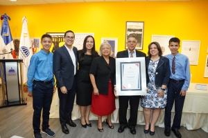 Cultura entrega Premio Anual de Historia al escritor Bernando Regino Espinal