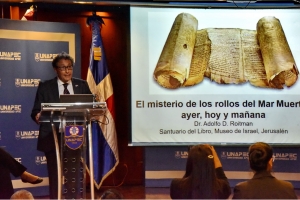Arqueólogo Adolfo D. Roitman pronunció la conferencia ‘Los Rollos del mar Muerto’