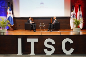 El ministro de Cultura presenta ‘El Poder de las Buenas Palabras’ en el Instituto Técnico Superior Comunitario