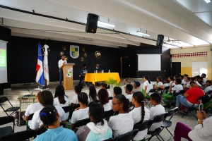 Cultura ofrece charla sobre emprendimiento y aporte de los jóvenes a la cultura