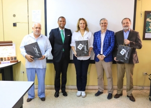 Cultura y Falconbridge coordinan acciones conjuntas para impulsar el quehacer artístico en Bonao