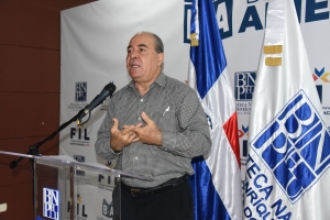 Avelino Stanley Rondón analiza los orígenes de la literatura infantil y juvenil dominicana en la Feria del Libro