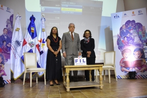 La catedrática Alejandra Liriano de la Cruz presenta su nuevo libro en la FILSD 2025