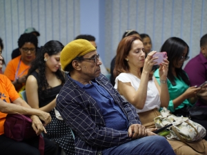 Mateo Morrison presenta su obra ‘La poesía: miradas dominicanas’ en la Feria del Libro