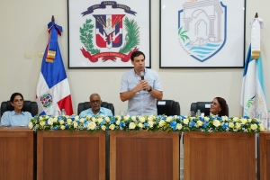 Ministro de Cultura refuerza su agenda de descentralización con visita a Boca Chica