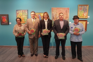 Cultura inaugura exposición de obras de Clara Ledesma en la Galería Ramón Oviedo