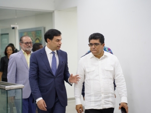 Roberto Ángel Salcedo y Dío Astacio supervisan funcionamiento de nueva Escuela de Bellas Artes en Santo Domingo Este