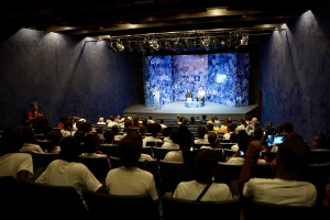 La escritora argentina Ana María Shua introduce en el mundo de los microrrelatos a participantes en la FILSD 2024