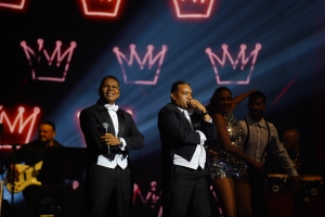 Cultura reconoce los 30 años de trayectoria de los humoristas Raymond Pozo y Miguel Céspedes