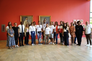 Expertos abordan en panel la experiencia de la Escuela de Música Típica Ñico Lora en la formación de estudiantes