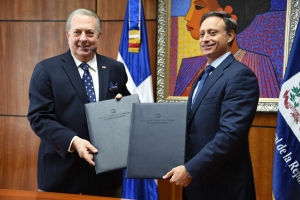 Cultura y la Procuraduría firman convenio contra la violencia de género