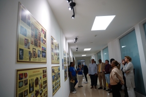 Exposiciones en la Feria del Libro ofrecen un recorrido ameno por la literatura y las artes