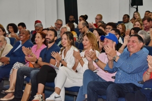 Dictan conferencia sobre el uso de los símbolos patrios en la Feria del Libro