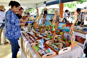 Decenas de artesanos participan en la XlX Feria Nacional de Artesanía