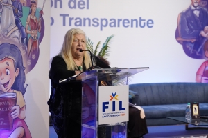 La escritora Blanca Salcedo presenta y firma su obra más reciente en la Feria del Libro