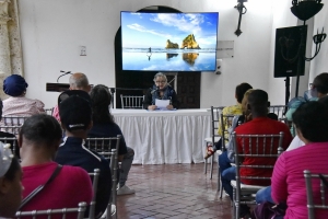 Delia Blanco diserta sobre el surrealismo en la FILSD 2022